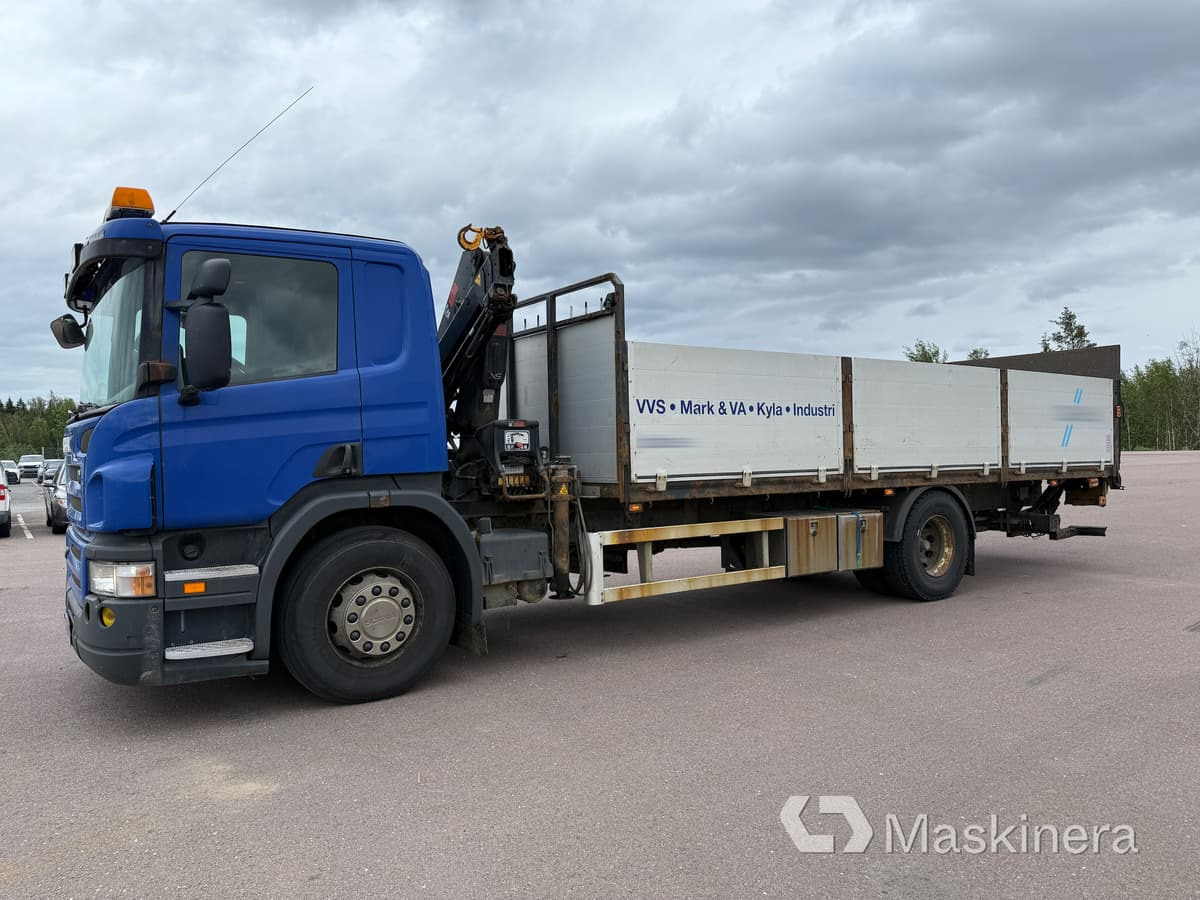 Brädgårdsbil med kran Scania P320 - Camion plateau, Camion grue: photos 1 Brädgårdsbil med kran Scania P320 - Camion plateau, Camion grue: photos 1