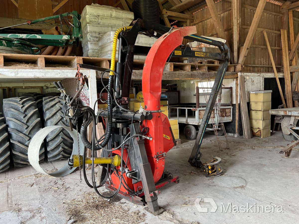 Flishugg Farmi Chipper CH/SH 250 med högtippande vagn - Pailleuse: photos 3 Flishugg Farmi Chipper CH/SH 250 med högtippande vagn - Pailleuse: photos 3
