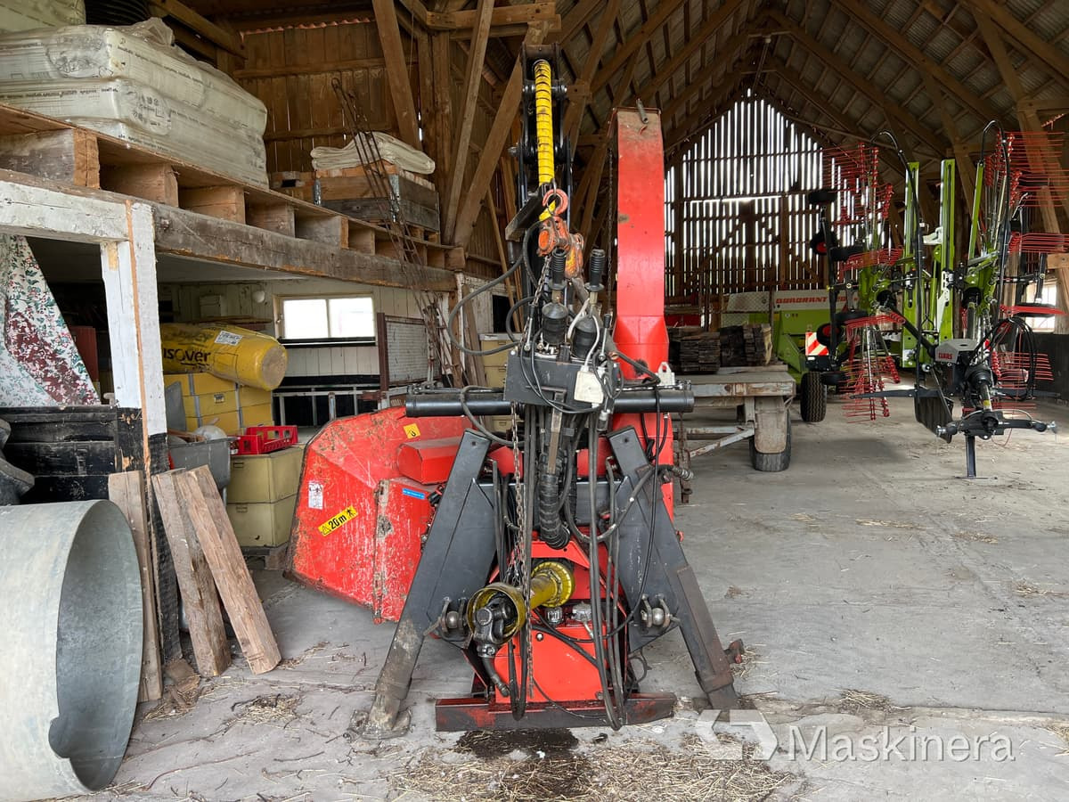 Flishugg Farmi Chipper CH/SH 250 med högtippande vagn - Pailleuse: photos 4 Flishugg Farmi Chipper CH/SH 250 med högtippande vagn - Pailleuse: photos 4