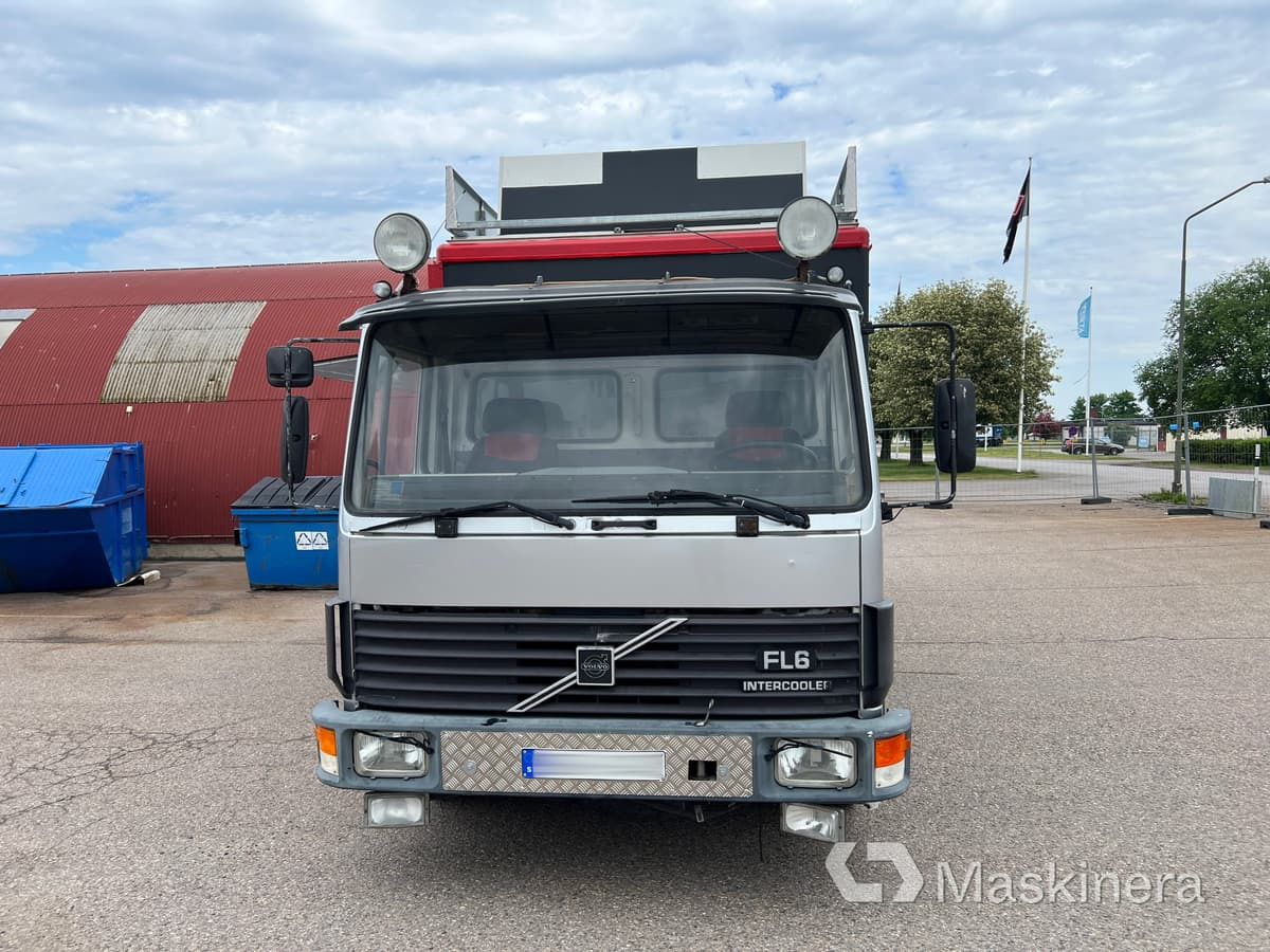 Foodtruck Volvo FL611 4X2 - Camion magasin: photos 2 Foodtruck Volvo FL611 4X2 - Camion magasin: photos 2