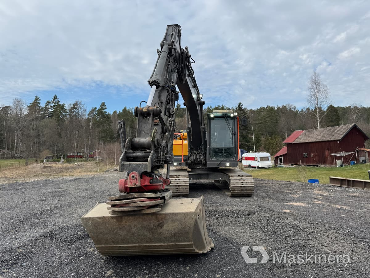 Grävmaskin Volvo EC140EL - Pelle sur chenille: photos 2 Grävmaskin Volvo EC140EL - Pelle sur chenille: photos 2