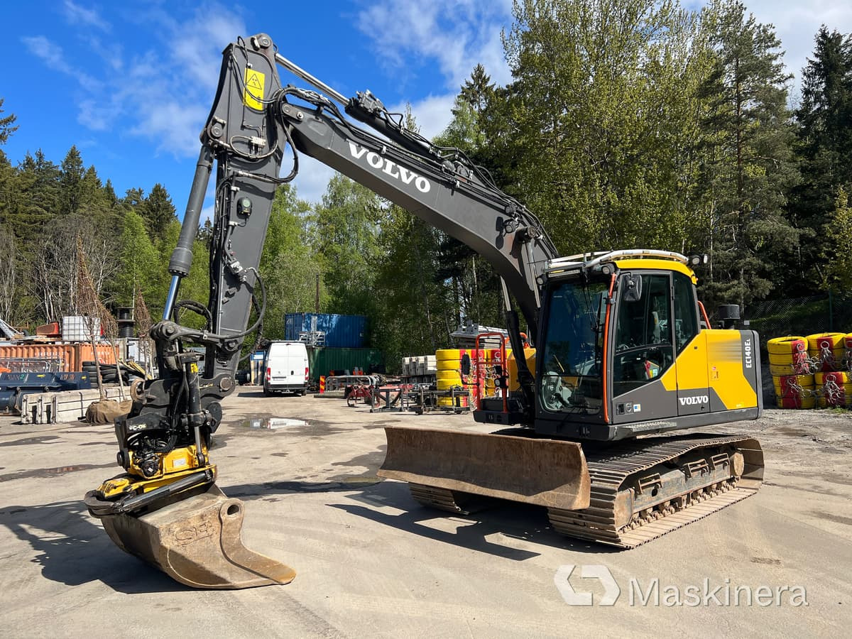 Grävmaskin Volvo EC140EL med 3 skopor - Pelle sur chenille: photos 1 Grävmaskin Volvo EC140EL med 3 skopor - Pelle sur chenille: photos 1