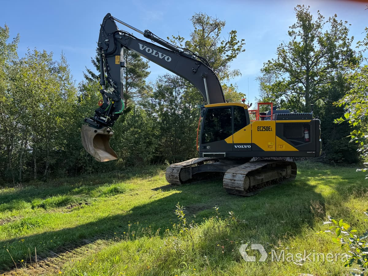 Grävmaskin Volvo EC250EL - Pelle sur chenille: photos 2 Grävmaskin Volvo EC250EL - Pelle sur chenille: photos 2