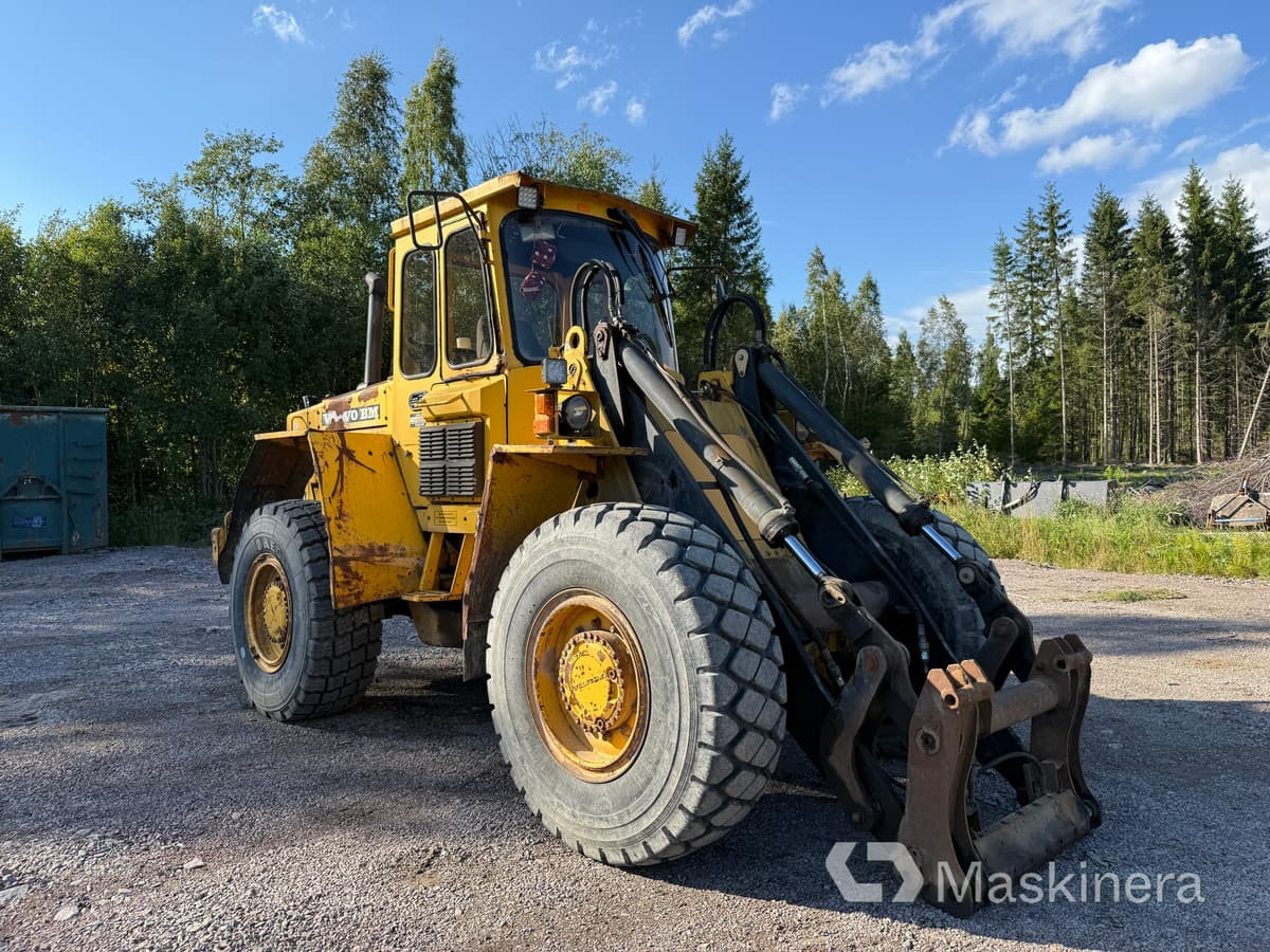 Hjullastare Volvo BM L70 - Chargeuse sur pneus: photos 1 Hjullastare Volvo BM L70 - Chargeuse sur pneus: photos 1