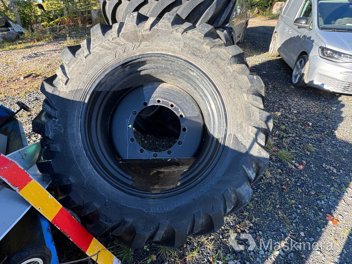 Skogsdäck Nokian Forest King TRS 2+ 600/65-34 - Pneu pour Matériel forestier: photos 5 Skogsdäck Nokian Forest King TRS 2+ 600/65-34 - Pneu pour Matériel forestier: photos 5