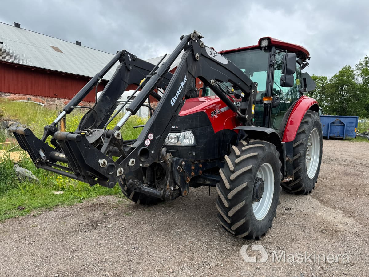 Traktor Case Farmall 85A med lastare - Tracteur agricole: photos 2 Traktor Case Farmall 85A med lastare - Tracteur agricole: photos 2