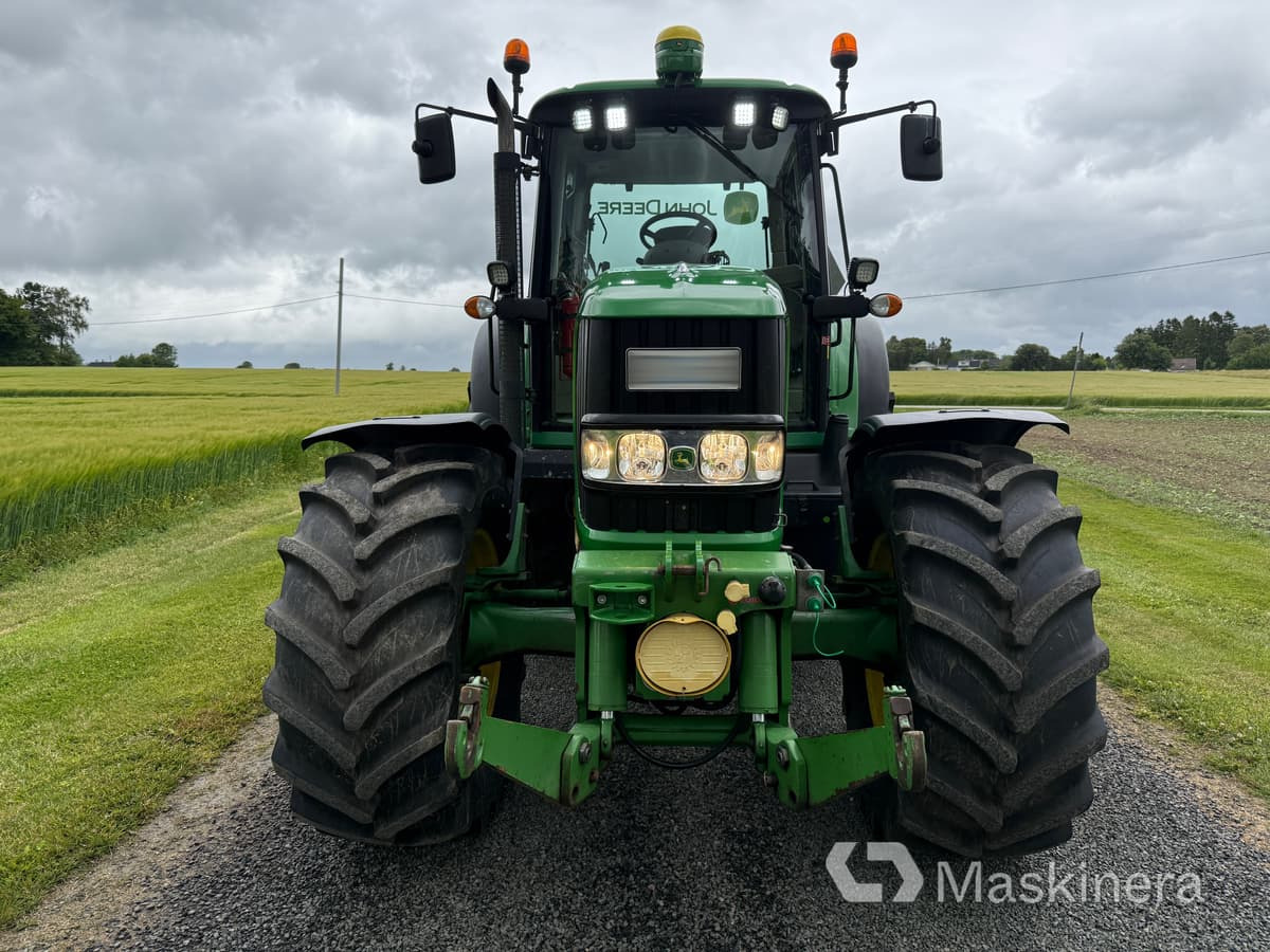 Traktor John Deere 6930 Premium - Tracteur agricole: photos 2 Traktor John Deere 6930 Premium - Tracteur agricole: photos 2