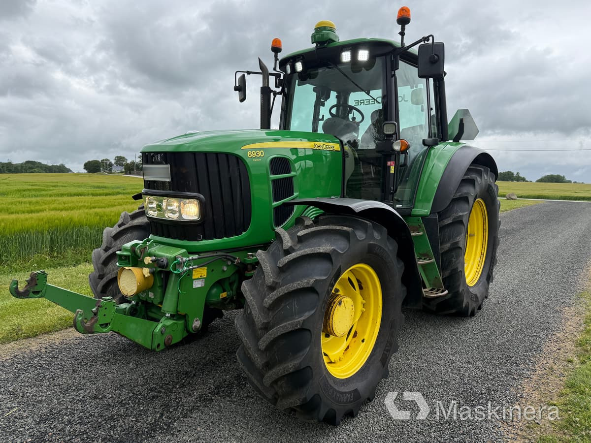 Traktor John Deere 6930 Premium - Tracteur agricole: photos 1 Traktor John Deere 6930 Premium - Tracteur agricole: photos 1