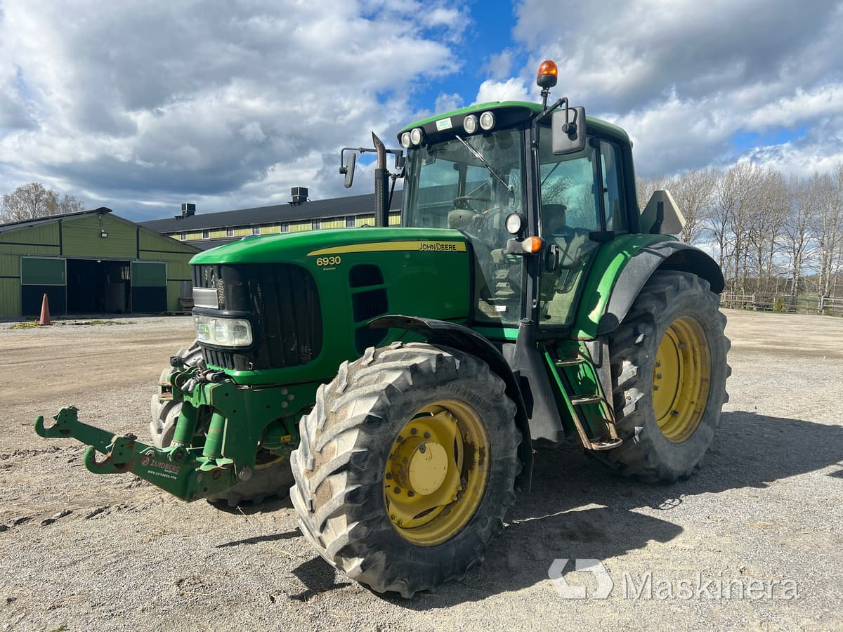 Traktor John Deere 6930 Premium med frontlyft - Tracteur agricole: photos 1 Traktor John Deere 6930 Premium med frontlyft - Tracteur agricole: photos 1