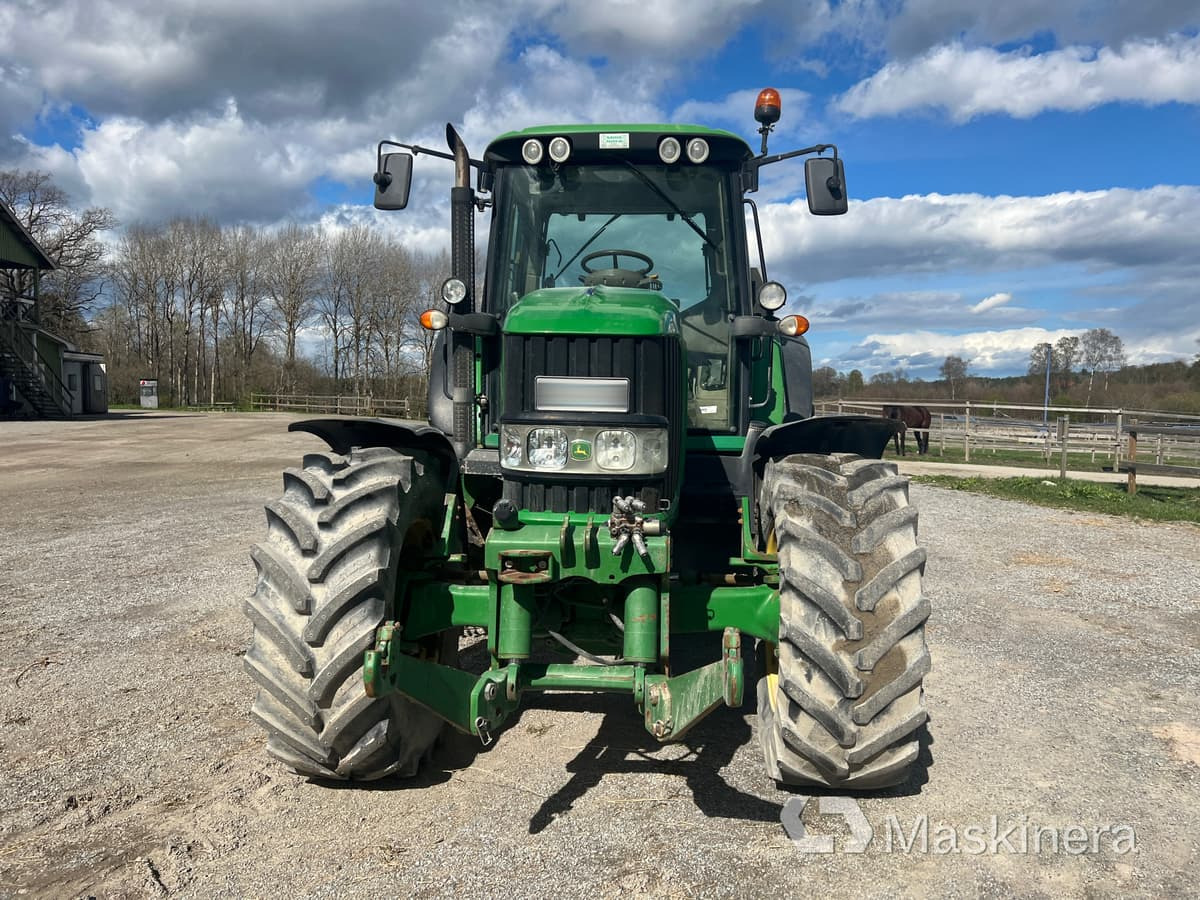 Traktor John Deere 6930 Premium med frontlyft - Tracteur agricole: photos 2 Traktor John Deere 6930 Premium med frontlyft - Tracteur agricole: photos 2