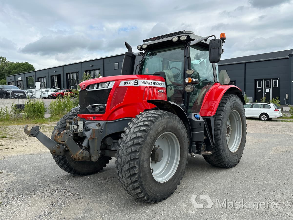 Traktor Massey Fergusson MF 6715 S med Bigab 10-14 G2 lastväxlarvagn - Tracteur agricole: photos 1 Traktor Massey Fergusson MF 6715 S med Bigab 10-14 G2 lastväxlarvagn - Tracteur agricole: photos 1