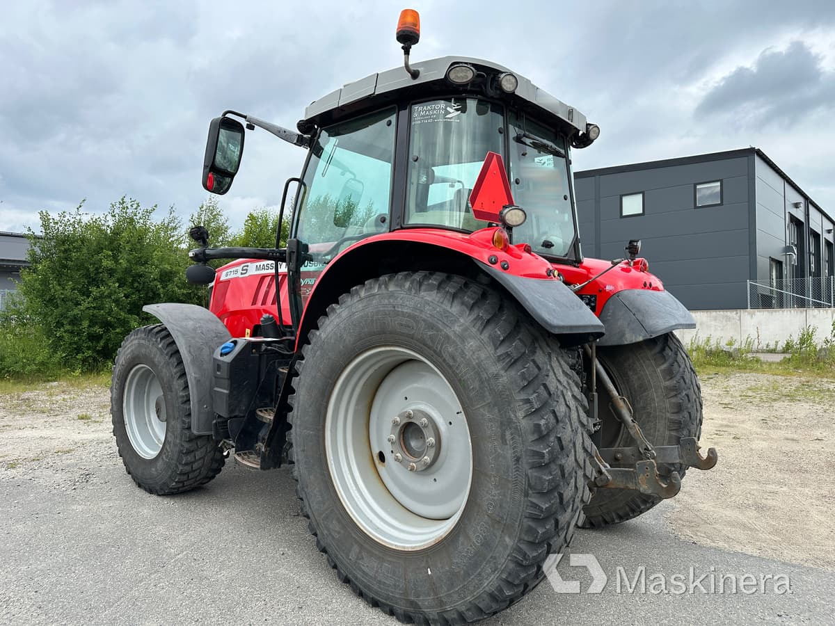 Traktor Massey Fergusson MF 6715 S med Bigab 10-14 G2 lastväxlarvagn - Tracteur agricole: photos 3 Traktor Massey Fergusson MF 6715 S med Bigab 10-14 G2 lastväxlarvagn - Tracteur agricole: photos 3