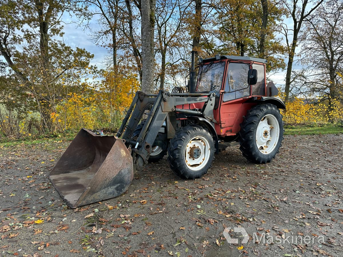 Traktor Valmet 405-4 med frontlastare - Tracteur agricole: photos 3 Traktor Valmet 405-4 med frontlastare - Tracteur agricole: photos 3