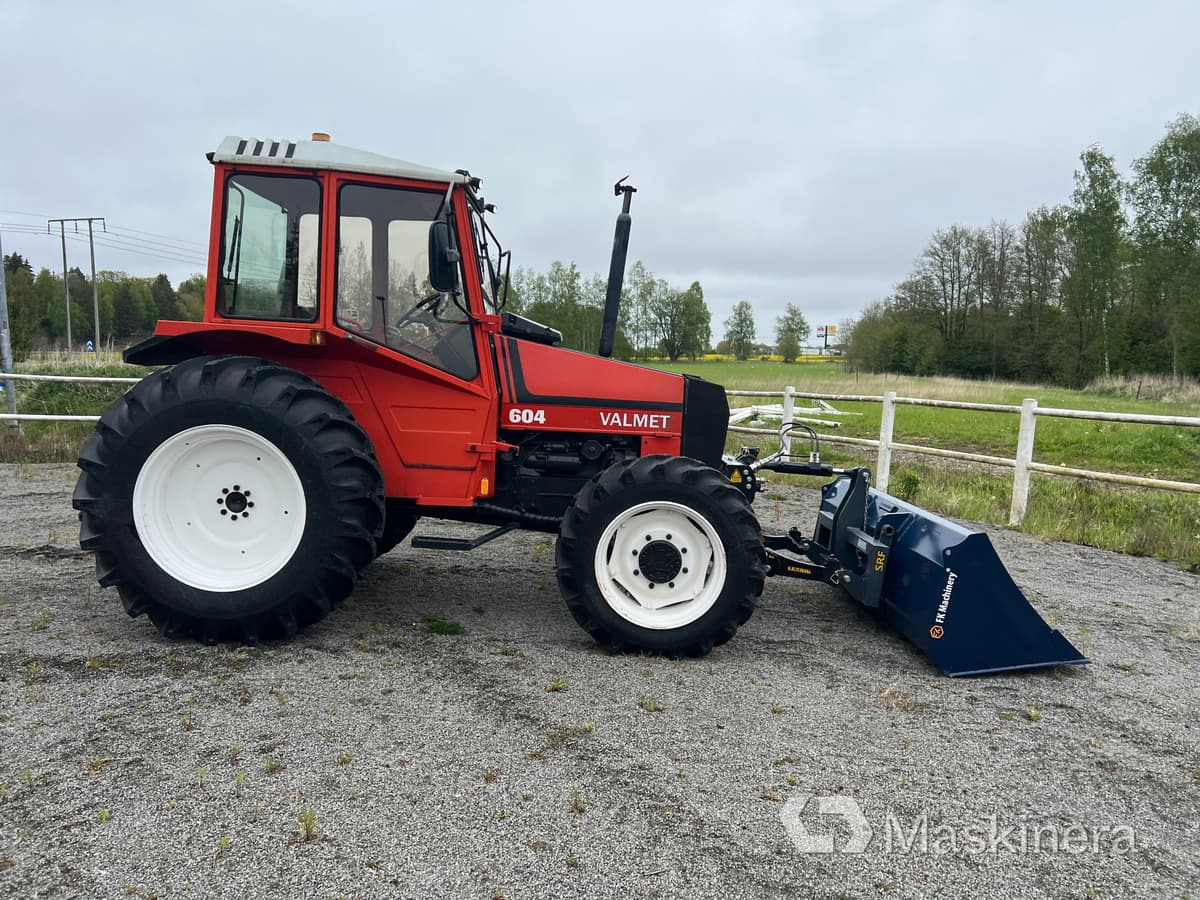 Valmet 604-4 Traktor Valmet 604-4 - Tracteur agricole: photos 4 Valmet 604-4 Traktor Valmet 604-4 - Tracteur agricole: photos 4