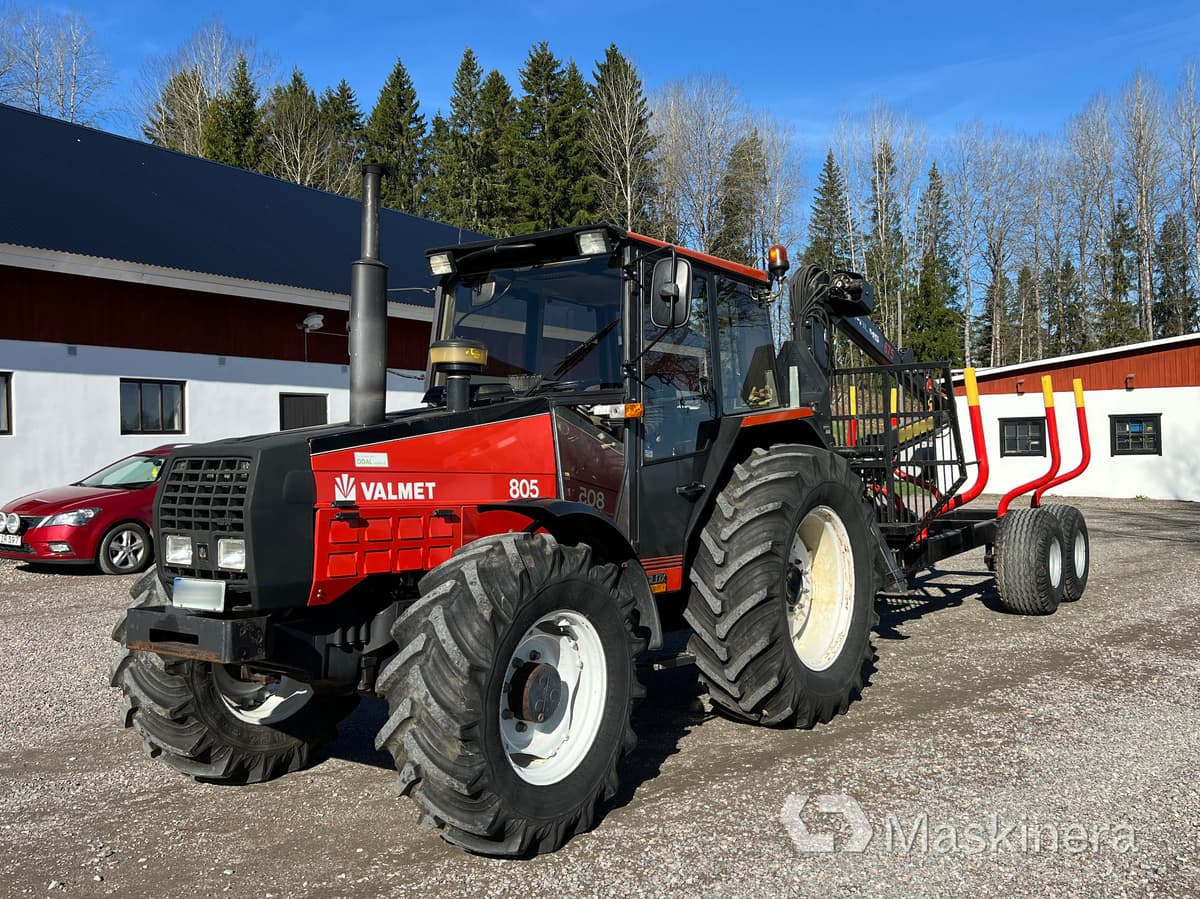 Valmet 805 / Palms 675 Traktor Valmet 805 med Skogsvagn Palms 675 - Tracteur agricole: photos 1 Valmet 805 / Palms 675 Traktor Valmet 805 med Skogsvagn Palms 675 - Tracteur agricole: photos 1