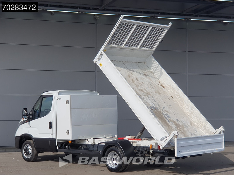 Iveco Daily 35C16 3.0L Kipper met Kist Dubbellucht 3,5t Trekhaak Airco Cruise Euro6 Tipper Benne Kieper 2m3 Airco Trekhaak Cruise control - Véhicule utilitaire benne: photos 2 Iveco Daily 35C16 3.0L Kipper met Kist Dubbellucht 3,5t Trekhaak Airco Cruise Euro6 Tipper Benne Kieper 2m3 Airco Trekhaak Cruise control - Véhicule utilitaire benne: photos 2