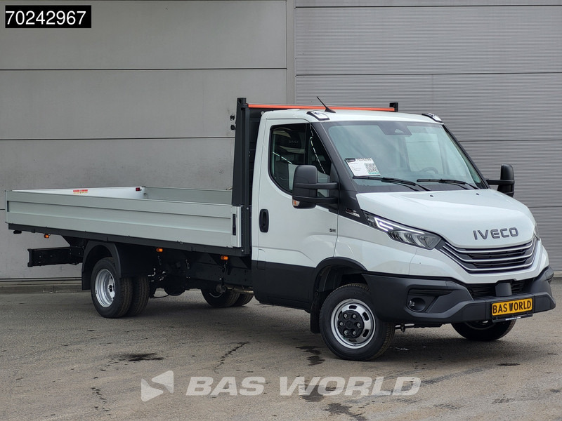 Iveco Daily 35C18 3.0L Automaat Nwe model 2025 Open laadbak Navi ACC LED 3,5T Trekvermogen Pritsche Pickup Airco - Fourgon plateau: photos 3 Iveco Daily 35C18 3.0L Automaat Nwe model 2025 Open laadbak Navi ACC LED 3,5T Trekvermogen Pritsche Pickup Airco - Fourgon plateau: photos 3