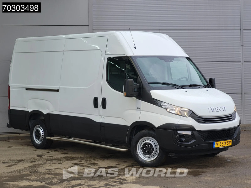Iveco Daily 35S12 Automaat L2H2 3,5t Trekhaak Airco Cruise APK 12-2026 Euro6 L2 Airco Trekhaak Cruise control - Fourgon utilitaire: photos 3 Iveco Daily 35S12 Automaat L2H2 3,5t Trekhaak Airco Cruise APK 12-2026 Euro6 L2 Airco Trekhaak Cruise control - Fourgon utilitaire: photos 3