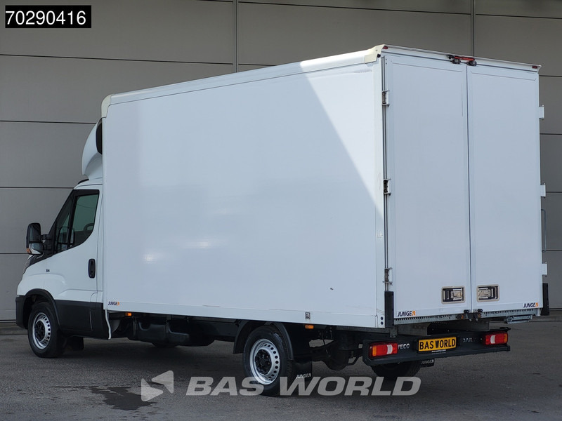 Iveco Daily 35S16 Automaat Bakwagen Achterdeuren 160PK Airco Camera Euro6 Meubelbak Koffer 21m3 Airco - Fourgon: photos 2 Iveco Daily 35S16 Automaat Bakwagen Achterdeuren 160PK Airco Camera Euro6 Meubelbak Koffer 21m3 Airco - Fourgon: photos 2