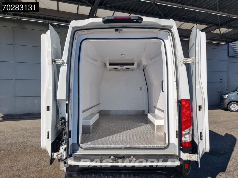 Iveco Daily 35S16 SCHADE/DAMAGE! Koelwagen Vriezer Automaat Thermo King V-300 MAX Airco Cruise Parkeersensoren Kühl Kühler Koel Koeler Kühlw - Véhicule utilitaire frigorifique: photos 3 Iveco Daily 35S16 SCHADE/DAMAGE! Koelwagen Vriezer Automaat Thermo King V-300 MAX Airco Cruise Parkeersensoren Kühl Kühler Koel Koeler Kühlw - Véhicule utilitaire frigorifique: photos 3
