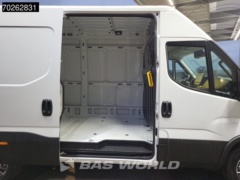 Iveco Daily 35S21 3.0L Automaat 210PK L2H2 2025-Model 3,5t Trekvermogen ACC LED CarPlay Camera Parkeersensoren Velgen Euro6 L3 12m3 Airco - Fourgon utilitaire: photos 3 Iveco Daily 35S21 3.0L Automaat 210PK L2H2 2025-Model 3,5t Trekvermogen ACC LED CarPlay Camera Parkeersensoren Velgen Euro6 L3 12m3 Airco - Fourgon utilitaire: photos 3