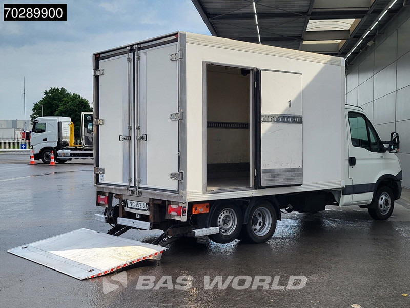 Iveco Daily 40C15 BE-Combi 75Plus Koelwagen Laadklep Carrier Xarios 350 Zijdeur Achterdeuren Airco Cruise Camera Koel Koeler Kühl Kühler Küh - Véhicule utilitaire frigorifique: photos 3 Iveco Daily 40C15 BE-Combi 75Plus Koelwagen Laadklep Carrier Xarios 350 Zijdeur Achterdeuren Airco Cruise Camera Koel Koeler Kühl Kühler Küh - Véhicule utilitaire frigorifique: photos 3