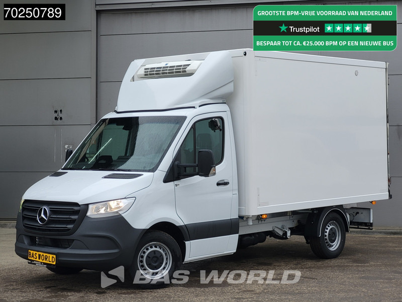 Mercedes-Benz Sprinter 315 CDI Koelwagen 2025model Thermo King V-300max 230V stekker Bakwagen Koel Kühlwagen 13m3 Airco Cruise control - Véhicule utilitaire frigorifique: photos 1 Mercedes-Benz Sprinter 315 CDI Koelwagen 2025model Thermo King V-300max 230V stekker Bakwagen Koel Kühlwagen 13m3 Airco Cruise control - Véhicule utilitaire frigorifique: photos 1