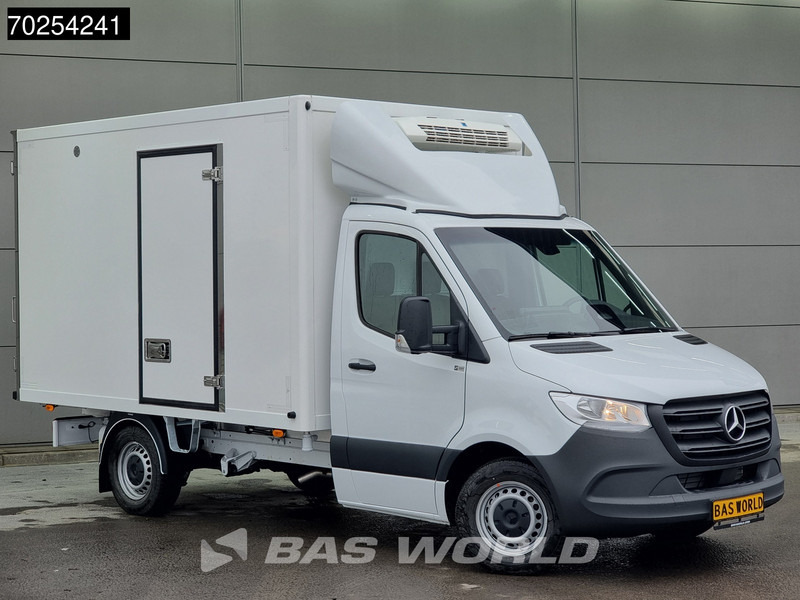 Mercedes-Benz Sprinter 315 CDI Koelwagen Thermo King V-300max 230V stekker Bakwagen Koel Kühlwagen 13m3 Airco Cruise control - Véhicule utilitaire frigorifique: photos 5 Mercedes-Benz Sprinter 315 CDI Koelwagen Thermo King V-300max 230V stekker Bakwagen Koel Kühlwagen 13m3 Airco Cruise control - Véhicule utilitaire frigorifique: photos 5