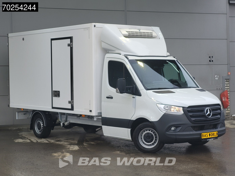 Mercedes-Benz Sprinter 315 CDI Koelwagen Thermo King V-300max 230V stekker Bakwagen Koel Kühlwagen 16m3 Airco Cruise control - Véhicule utilitaire frigorifique: photos 3 Mercedes-Benz Sprinter 315 CDI Koelwagen Thermo King V-300max 230V stekker Bakwagen Koel Kühlwagen 16m3 Airco Cruise control - Véhicule utilitaire frigorifique: photos 3