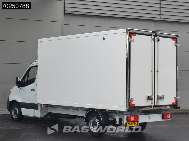 Mercedes-Benz Sprinter 317 CDI Koelwagen Thermo King V-300max 230V stekker Bakwagen Koel Kühlwagen 16m3 Airco Cruise control - Véhicule utilitaire frigorifique: photos 3 Mercedes-Benz Sprinter 317 CDI Koelwagen Thermo King V-300max 230V stekker Bakwagen Koel Kühlwagen 16m3 Airco Cruise control - Véhicule utilitaire frigorifique: photos 3