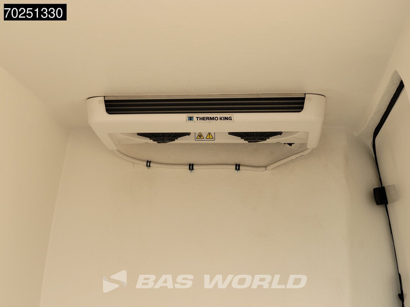 Mercedes-Benz Sprinter 317 CDI L3H2 Koelwagen Thermo King V-200 MAX 230V Stekker Trekhaak Airco Cruise Camera Navi Koeler Koel Kühlwagen 12m3 Airco Tre - Véhicule utilitaire frigorifique: photos 5 Mercedes-Benz Sprinter 317 CDI L3H2 Koelwagen Thermo King V-200 MAX 230V Stekker Trekhaak Airco Cruise Camera Navi Koeler Koel Kühlwagen 12m3 Airco Tre - Véhicule utilitaire frigorifique: photos 5