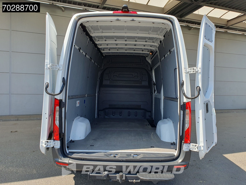 Mercedes-Benz Sprinter 319 CDI COMING SOON! Automaat L2H2 190PK Trekhaak Airco Camera Parkeersensoren Euro6 L2 12m3 Airco Trekhaak - Fourgon utilitaire: photos 3 Mercedes-Benz Sprinter 319 CDI COMING SOON! Automaat L2H2 190PK Trekhaak Airco Camera Parkeersensoren Euro6 L2 12m3 Airco Trekhaak - Fourgon utilitaire: photos 3