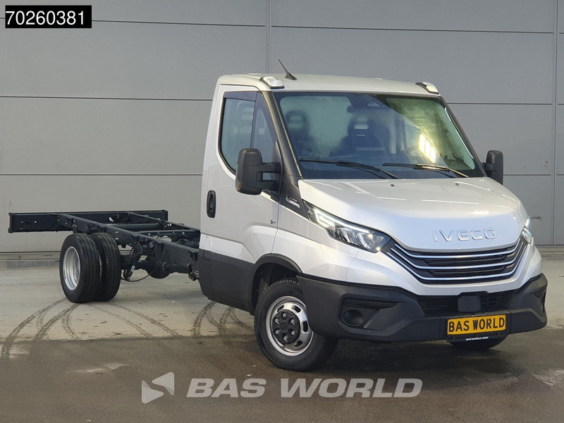 Iveco Daily 35C21 Automaat 410wb Dubbellucht 2025model Chassis Cabine ACC Fahrgestell Airco - Véhicule utilitaire: photos 2 Iveco Daily 35C21 Automaat 410wb Dubbellucht 2025model Chassis Cabine ACC Fahrgestell Airco - Véhicule utilitaire: photos 2