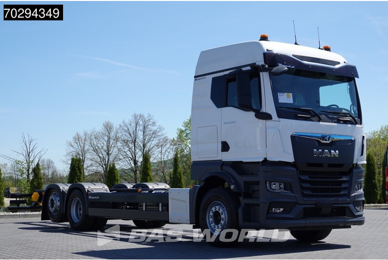 MAN TGX 26.520 TGX 6X2 Lift-Steering Axle Euro 6 - Châssis cabine: photos 3 MAN TGX 26.520 TGX 6X2 Lift-Steering Axle Euro 6 - Châssis cabine: photos 3