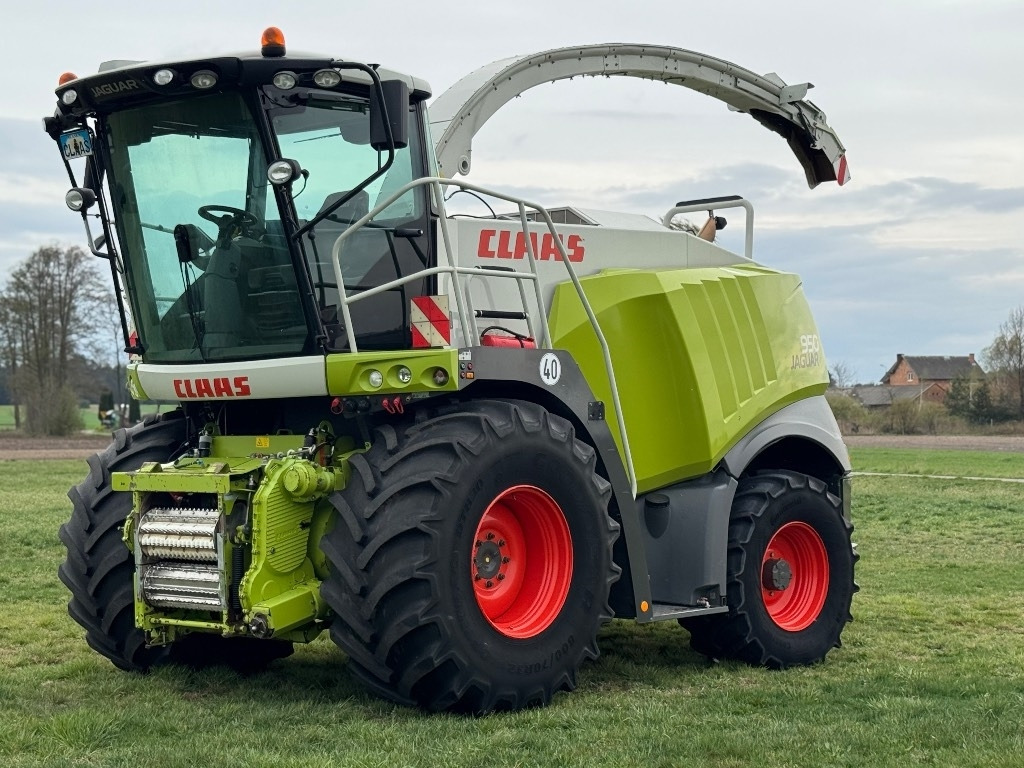 Claas Jaguar 950 Allrad - Ensileuse: photos 1 Claas Jaguar 950 Allrad - Ensileuse: photos 1