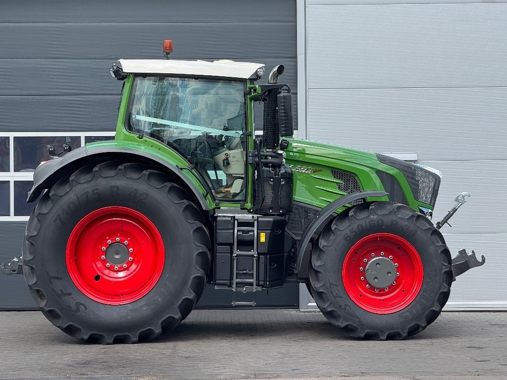Fendt 930 Vario S4 Profi Plus - Tracteur agricole: photos 4 Fendt 930 Vario S4 Profi Plus - Tracteur agricole: photos 4