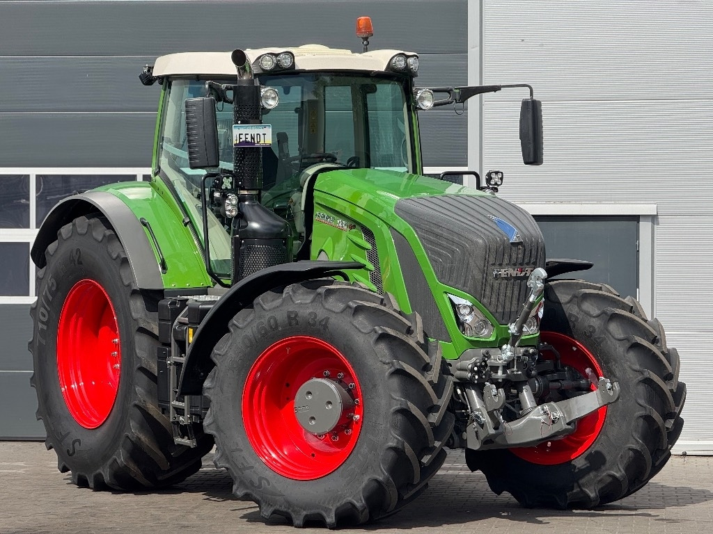 Fendt 930 Vario S4 Profi Plus - Tracteur agricole: photos 1 Fendt 930 Vario S4 Profi Plus - Tracteur agricole: photos 1