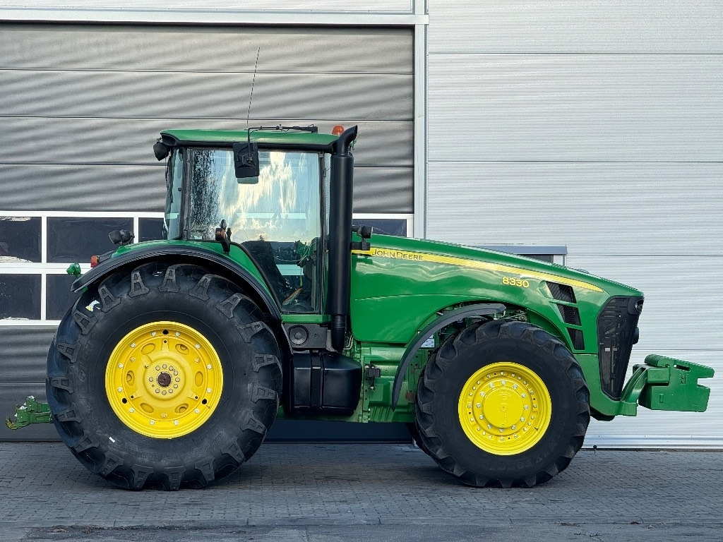 John Deere 8330 AutoPower - Tracteur agricole: photos 4 John Deere 8330 AutoPower - Tracteur agricole: photos 4
