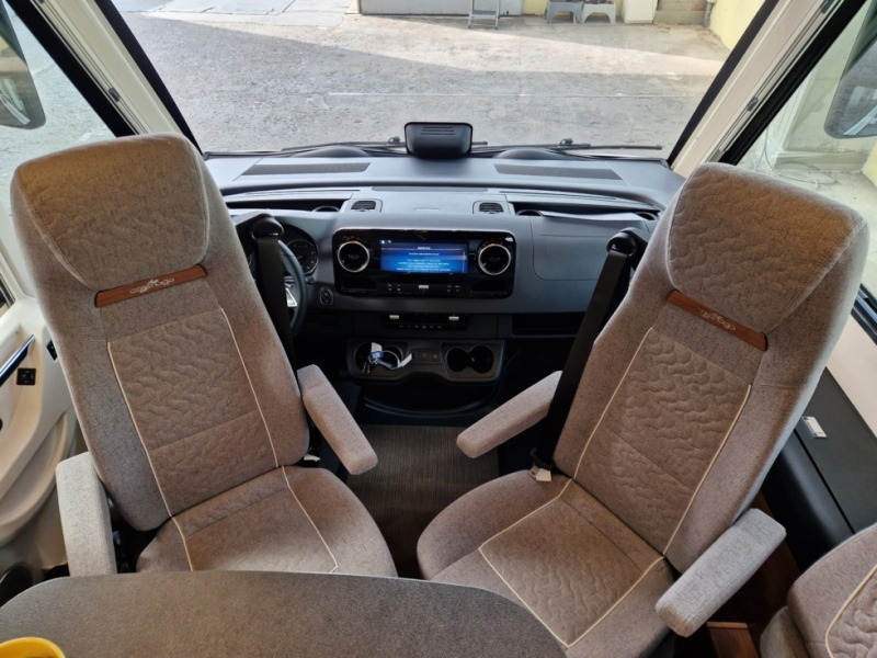 Carthago Carthago C2 Tourer I Mercedes 145 RB-LE - Camping-car intégral: photos 5 Carthago Carthago C2 Tourer I Mercedes 145 RB-LE - Camping-car intégral: photos 5