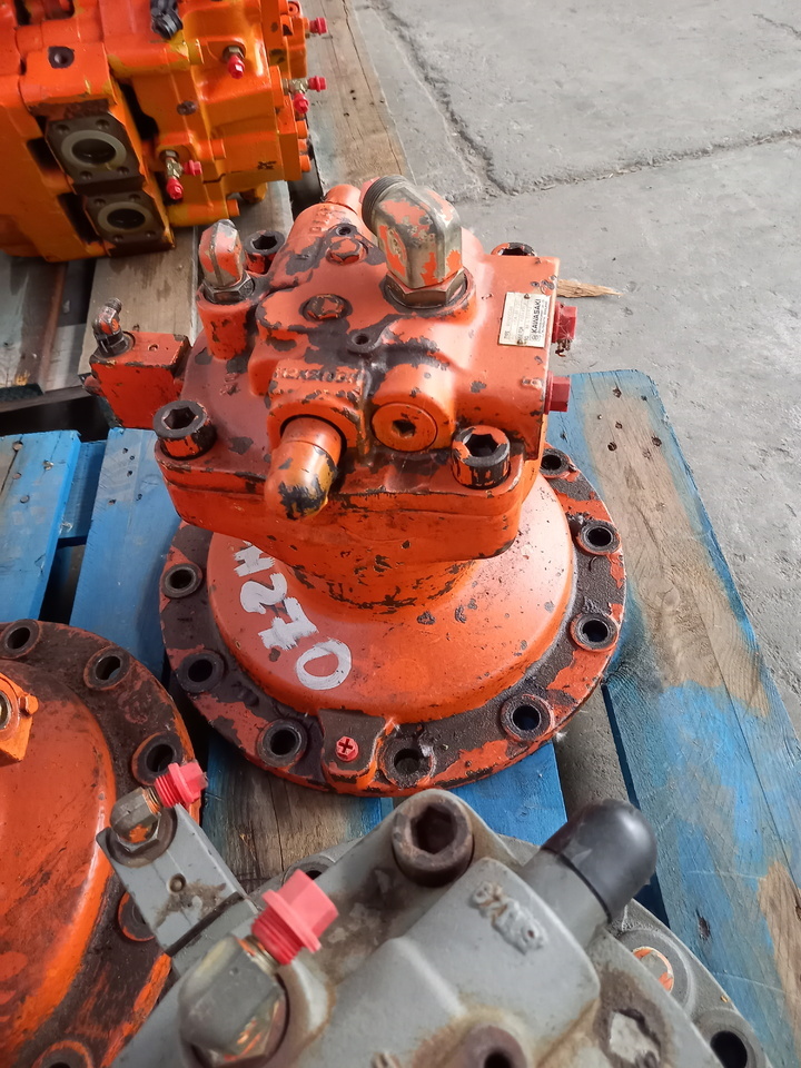 Fiat-Hitachi FH270 - Moteur hydraulique pour Pelle sur chenille: photos 1 Fiat-Hitachi FH270 - Moteur hydraulique pour Pelle sur chenille: photos 1