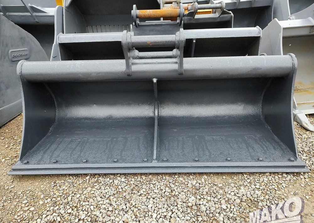 Łyżka skarpowa BMC 215cm Miller fi 80 - Accessoire pour Engins de chantier: photos 2 Łyżka skarpowa BMC 215cm Miller fi 80 - Accessoire pour Engins de chantier: photos 2