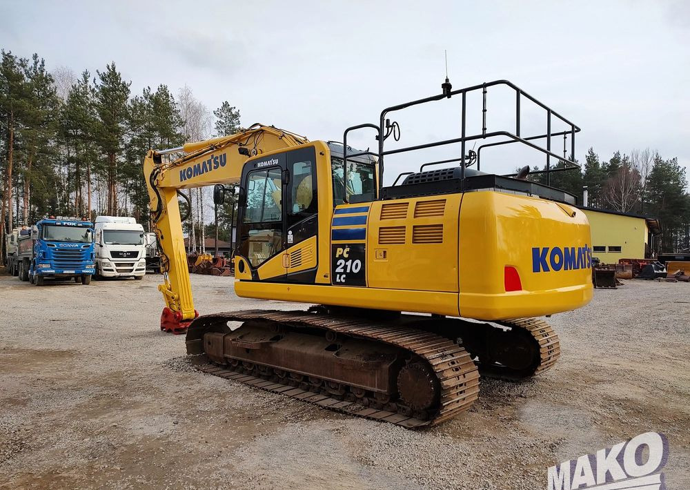 Komatsu PC210 LC-10 - Pelle sur chenille: photos 2 Komatsu PC210 LC-10 - Pelle sur chenille: photos 2