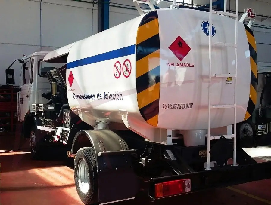 AVGAS B-100 - Camion citerne: photos 3 AVGAS B-100 - Camion citerne: photos 3