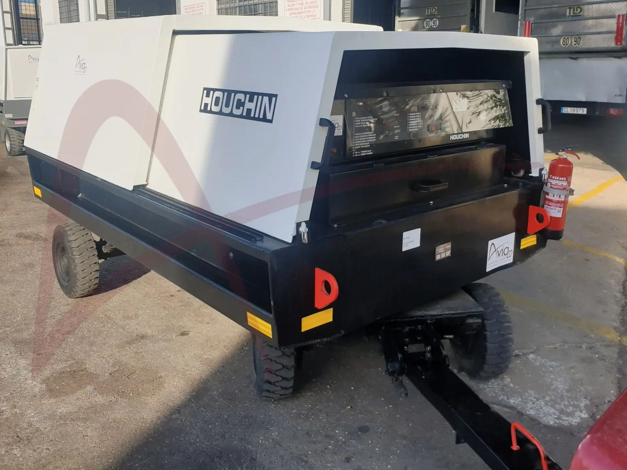 HOUCHIN D690 SV - Groupe électrogène au sol: photos 3 HOUCHIN D690 SV - Groupe électrogène au sol: photos 3