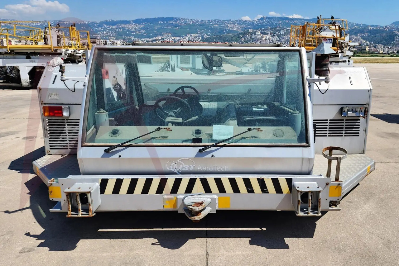 JBT AEROTECH EXPEDITER 400 - Tracteur d'avions: photos 1 JBT AEROTECH EXPEDITER 400 - Tracteur d'avions: photos 1