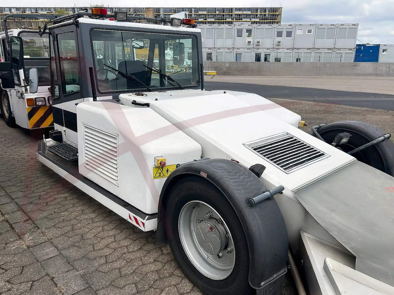 KALMAR MOTOR AB TBL 50 - Tracteur d'avions: photos 2 KALMAR MOTOR AB TBL 50 - Tracteur d'avions: photos 2
