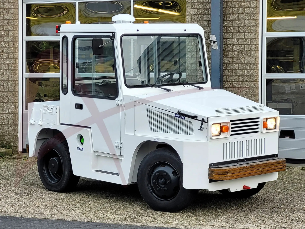 ROFAN ZD6 - Tracteur à bagages: photos 2 ROFAN ZD6 - Tracteur à bagages: photos 2