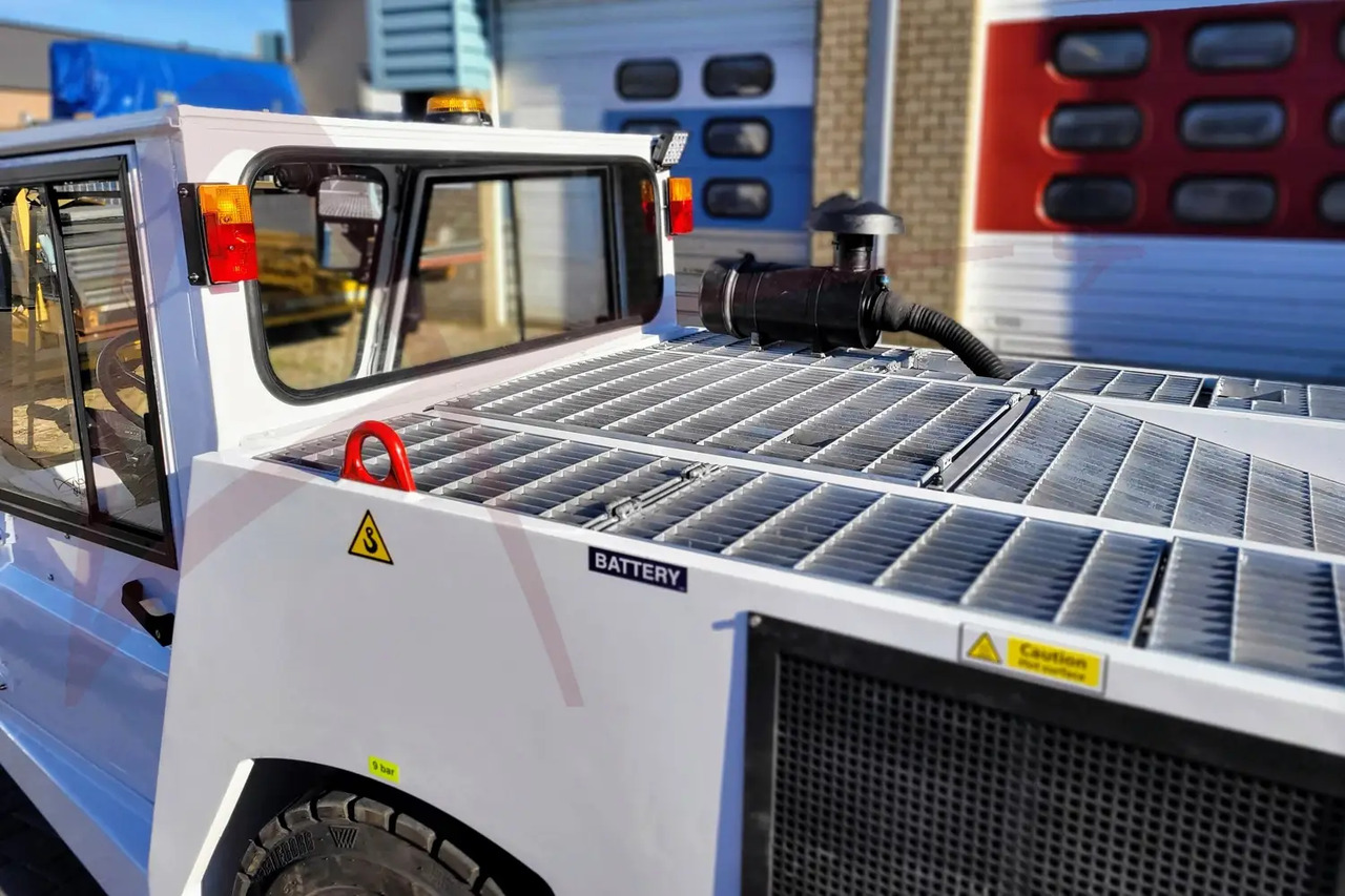 Tracteur d'avions TLD TMX-100: photos 7 Tracteur d'avions TLD TMX-100: photos 7