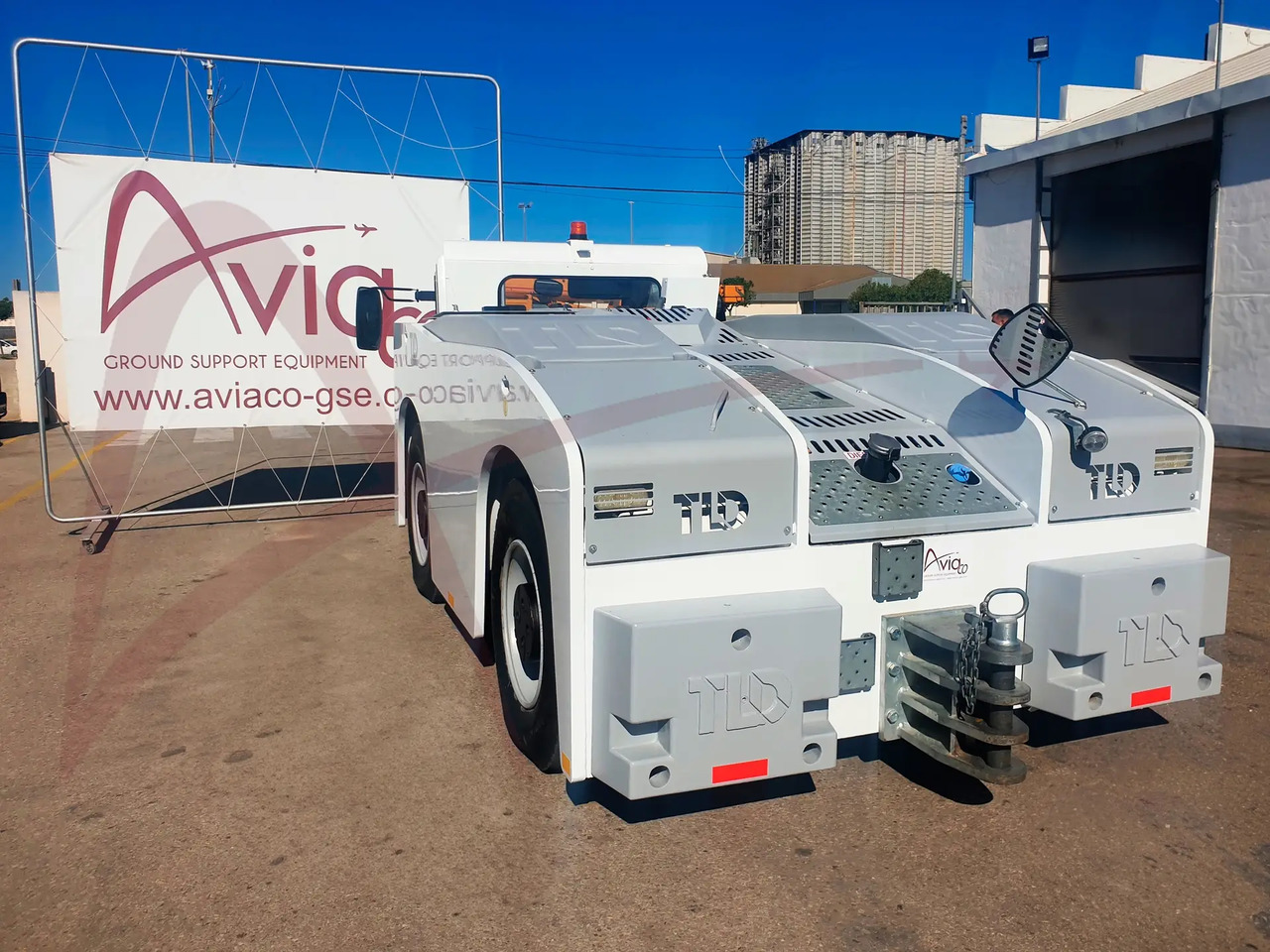 Tracteur d'avions TLD TMX 350-28: photos 7