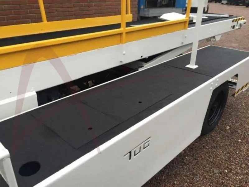 TUG 660 DIESEL - Tapis à bagages: photos 4 TUG 660 DIESEL - Tapis à bagages: photos 4